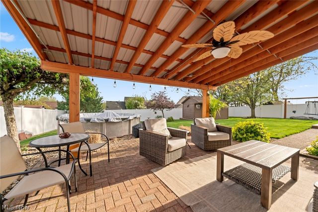 114 Shawnee Circle, Louisville, OH 44641