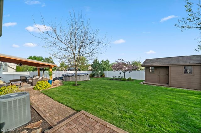 114 Shawnee Circle, Louisville, OH 44641