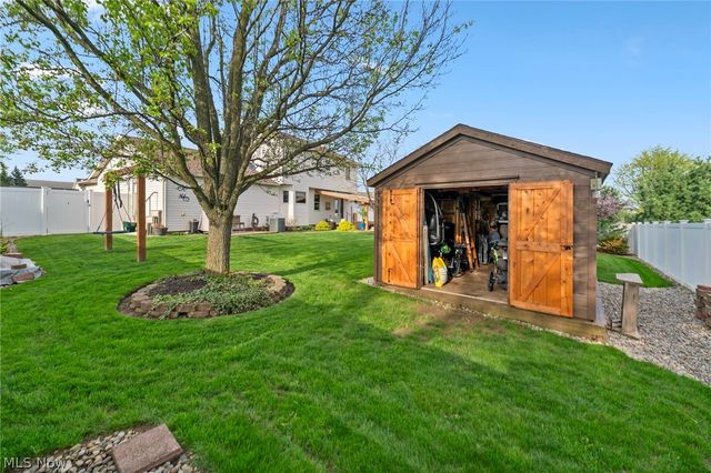 114 Shawnee Circle, Louisville, OH 44641