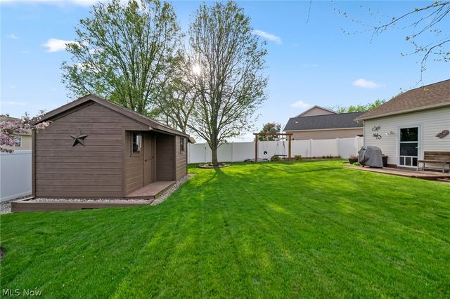 114 Shawnee Circle, Louisville, OH 44641