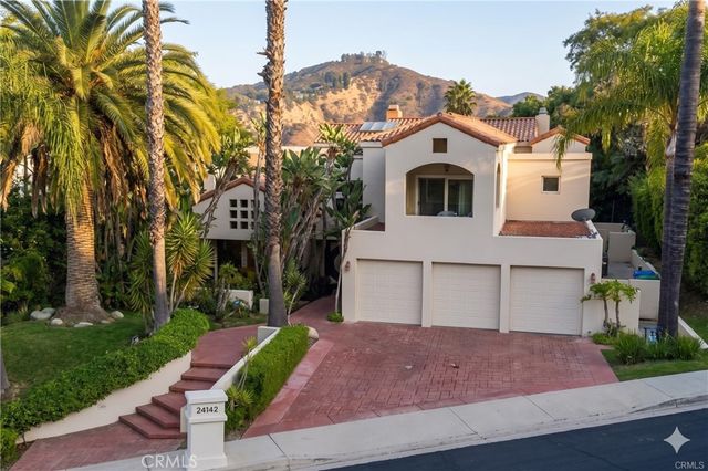 24142 Park Riviera, Calabasas, CA 91302
