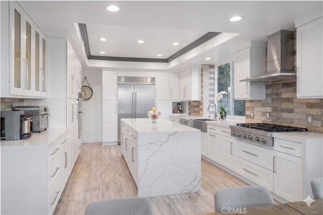 24142 Park Riviera, Calabasas, CA 91302
