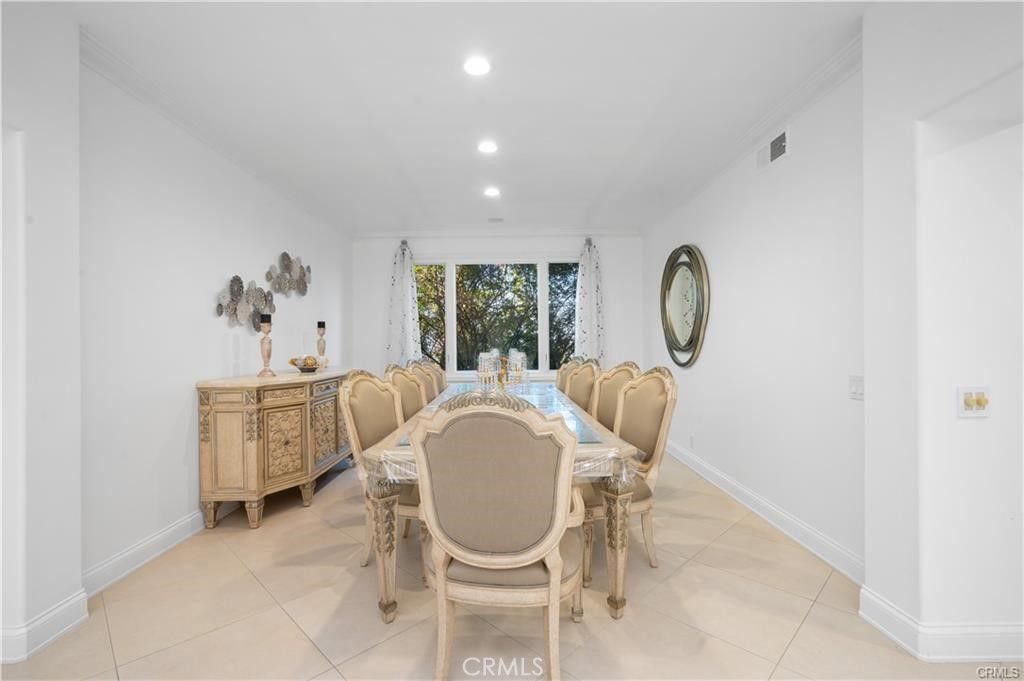 Image 10 of property listing at 24142 Park Riviera, Calabasas, CA 91302