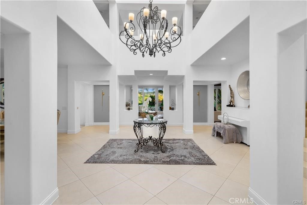 Image 4 of property listing at 24142 Park Riviera, Calabasas, CA 91302