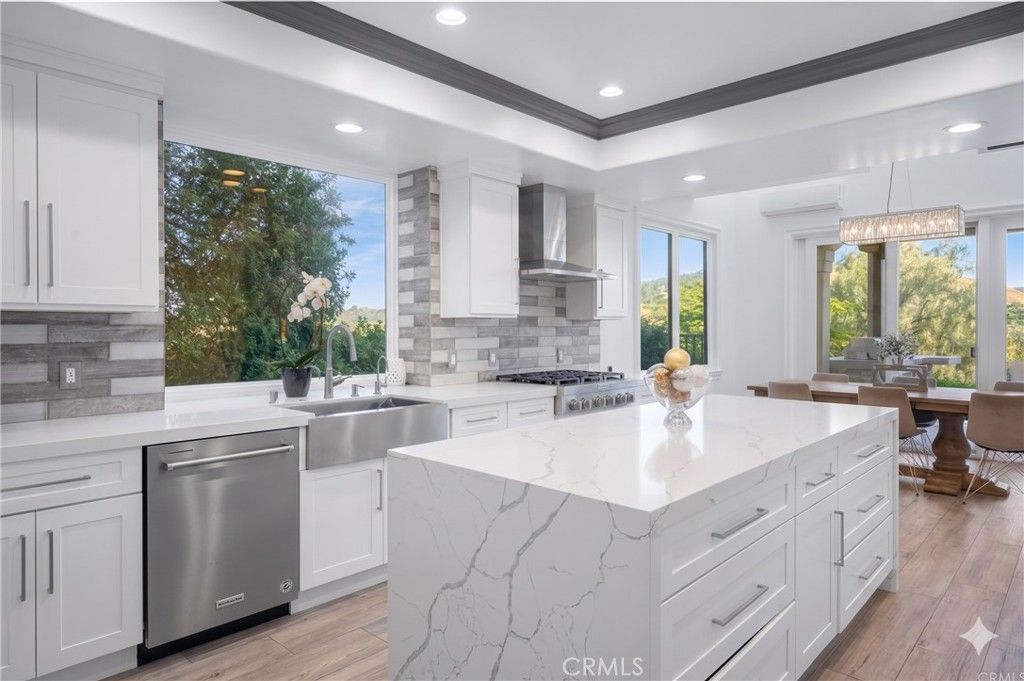 Image 6 of property listing at 24142 Park Riviera, Calabasas, CA 91302