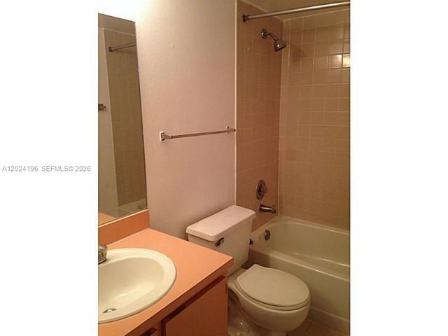 8260 SW 210th St 319, Cutler Bay, FL 33189