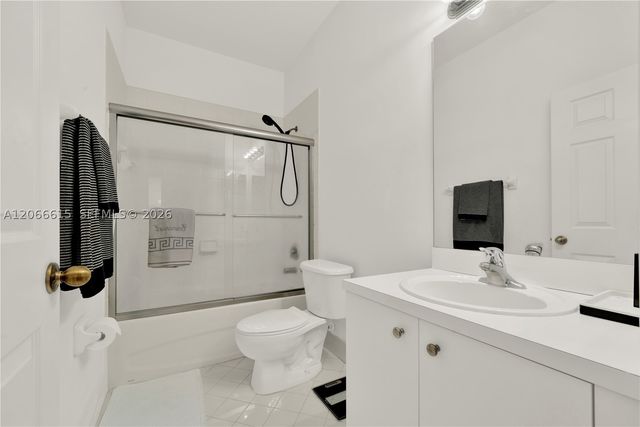 9318 SW 220th St, Cutler Bay, FL 33190