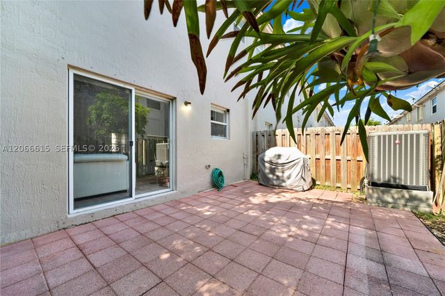 9318 SW 220th St, Cutler Bay, FL 33190