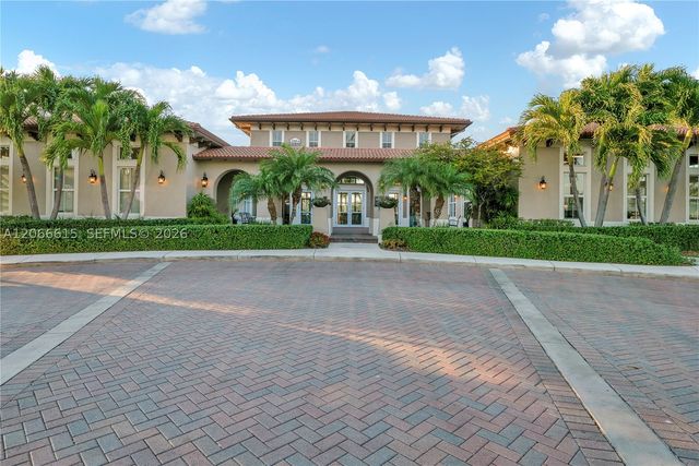 9318 SW 220th St, Cutler Bay, FL 33190