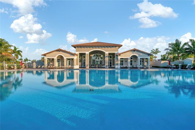 9318 SW 220th St, Cutler Bay, FL 33190