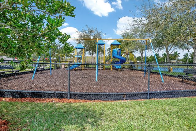 9318 SW 220th St, Cutler Bay, FL 33190