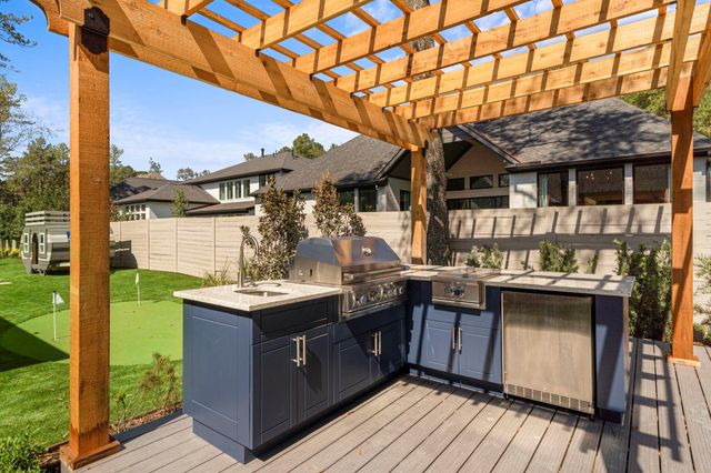 11531 Dosey Doe Drive, Montgomery, TX 77316