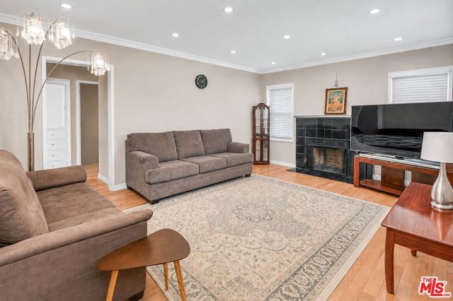 5904 Dauphin Street, Los Angeles, CA 90034