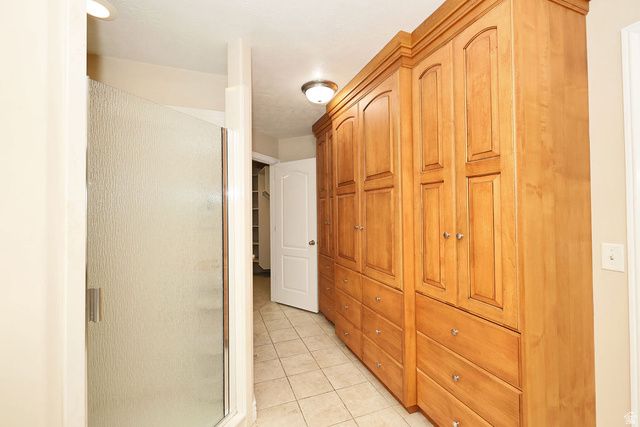 11223 S AUTUMN FARM DR, South Jordan, UT 84095