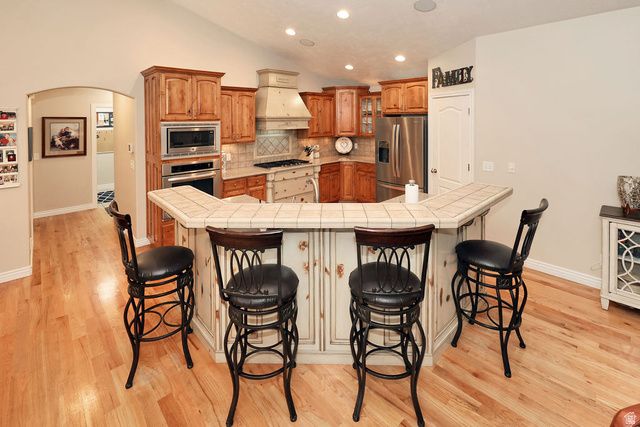 11223 S AUTUMN FARM DR, South Jordan, UT 84095