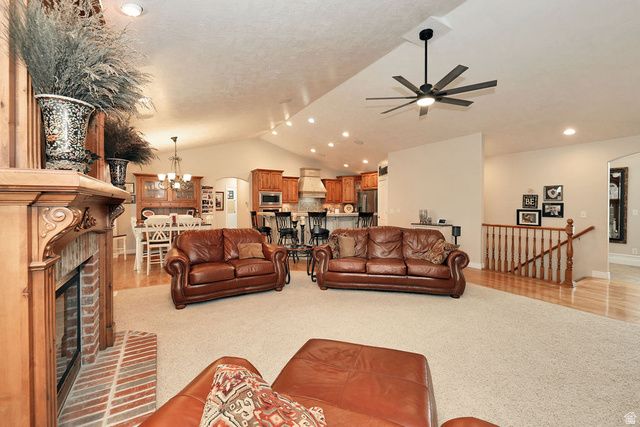 11223 S AUTUMN FARM DR, South Jordan, UT 84095