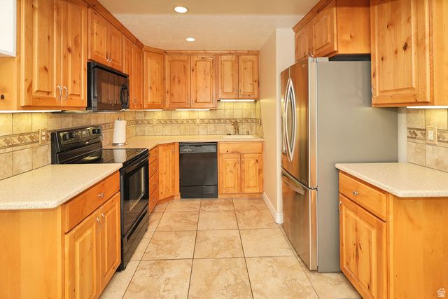 11223 S AUTUMN FARM DR, South Jordan, UT 84095