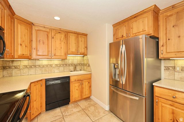 11223 S AUTUMN FARM DR, South Jordan, UT 84095