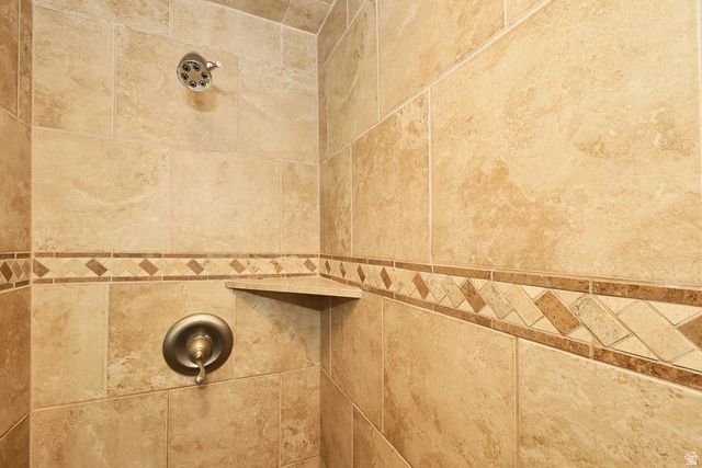 11223 S AUTUMN FARM DR, South Jordan, UT 84095