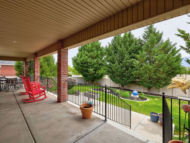 11223 S AUTUMN FARM DR, South Jordan, UT 84095