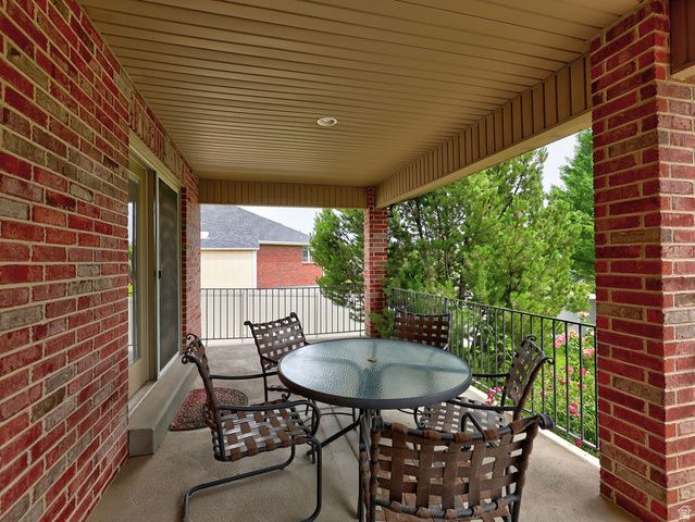 11223 S AUTUMN FARM DR, South Jordan, UT 84095