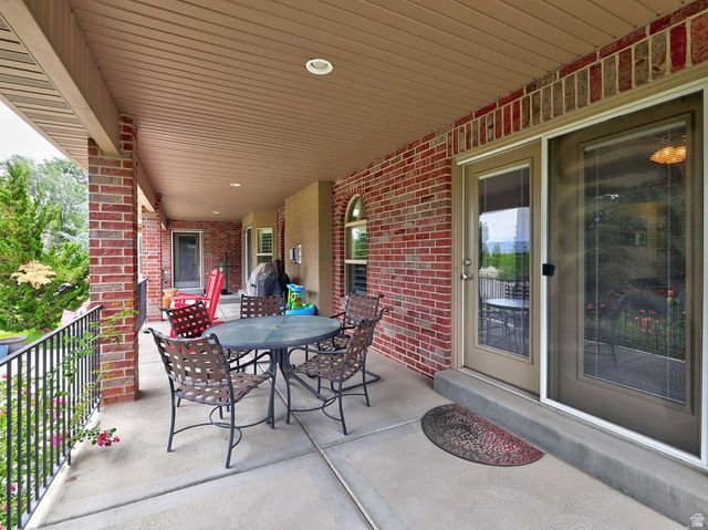 11223 S AUTUMN FARM DR, South Jordan, UT 84095
