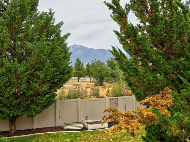 11223 S AUTUMN FARM DR, South Jordan, UT 84095
