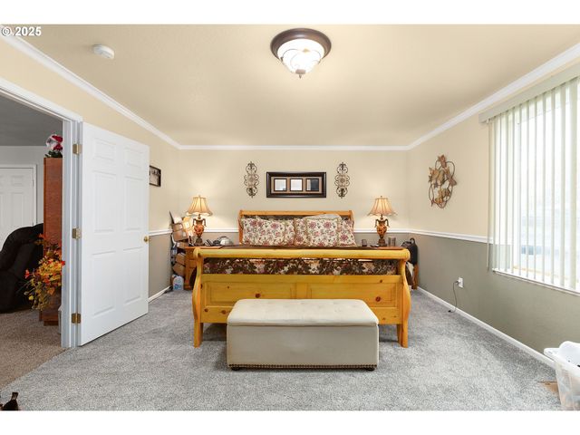 144 PARADISE Ln, Roseburg, OR 97471