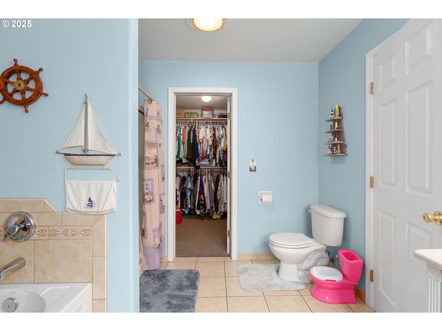 144 PARADISE Ln, Roseburg, OR 97471