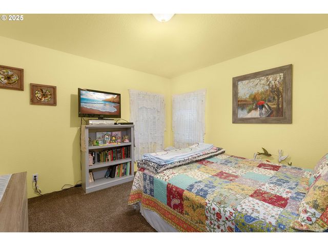 144 PARADISE Ln, Roseburg, OR 97471