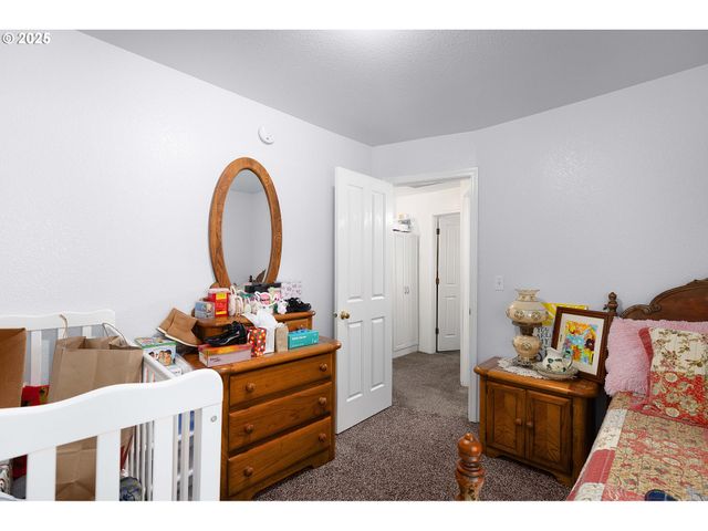 144 PARADISE Ln, Roseburg, OR 97471