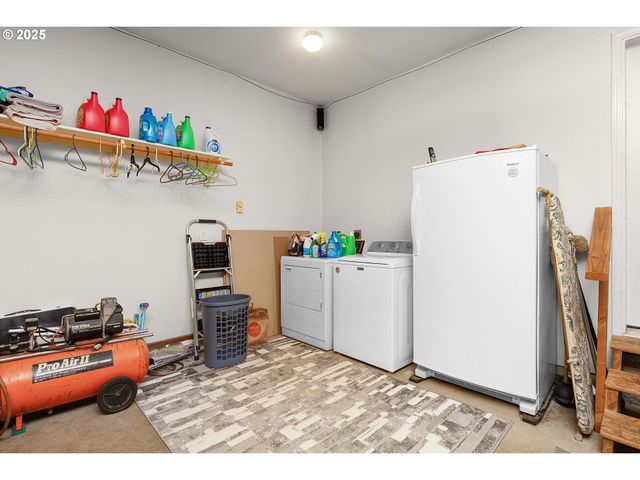 144 PARADISE Ln, Roseburg, OR 97471