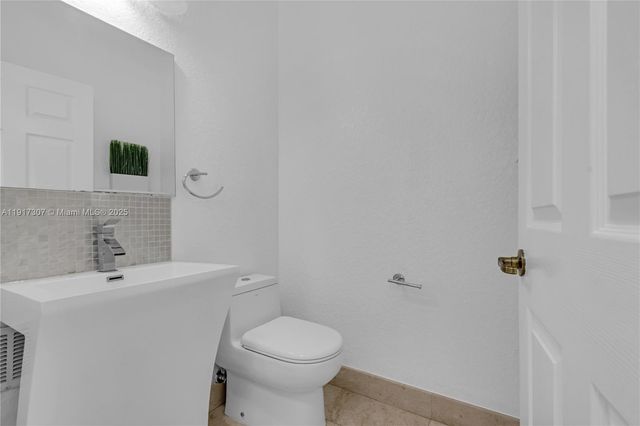 8643 NW 112th Pl 8643, Doral, FL 33178