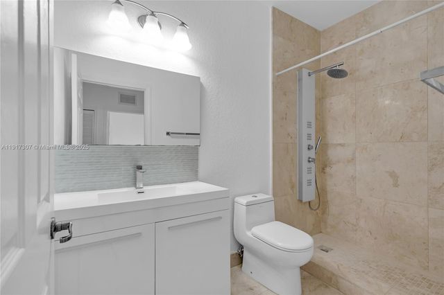 8643 NW 112th Pl 8643, Doral, FL 33178