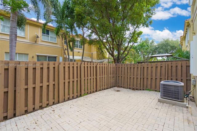 8643 NW 112th Pl 8643, Doral, FL 33178