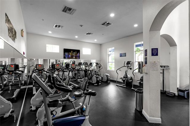 8643 NW 112th Pl 8643, Doral, FL 33178