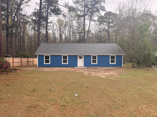 207 Woodlawn Street, Walterboro, SC 29488
