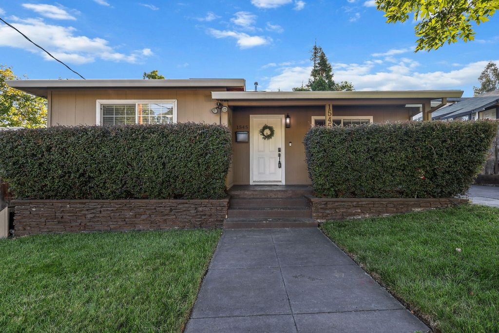 1545 Olive Avenue, Redding, CA 96001