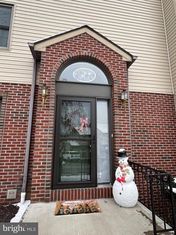 55 JEAN LO WAY, York, PA 17406