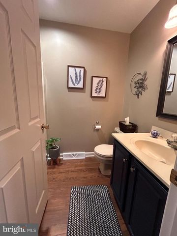 55 JEAN LO WAY, York, PA 17406