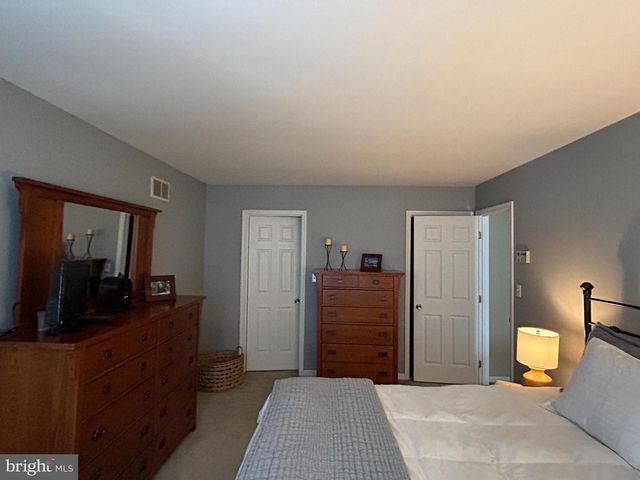 55 JEAN LO WAY, York, PA 17406