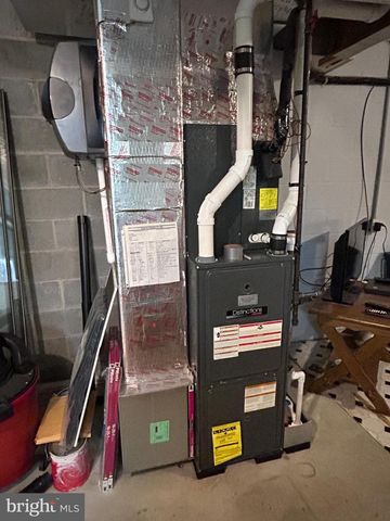 55 JEAN LO WAY, York, PA 17406