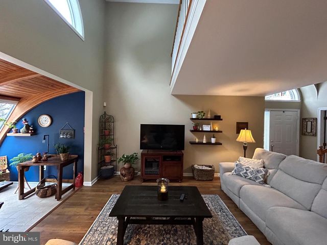 55 JEAN LO WAY, York, PA 17406