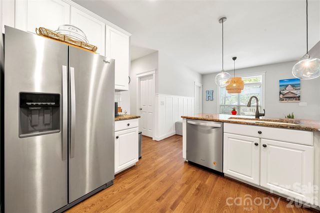 1255 Shadow Bend Drive, Tega Cay, SC 29708