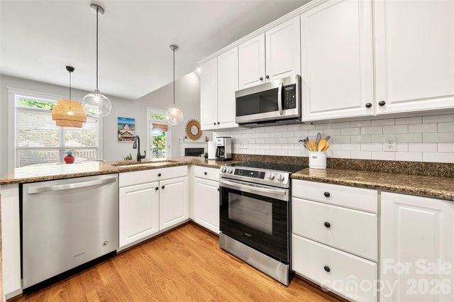 1255 Shadow Bend Drive, Tega Cay, SC 29708