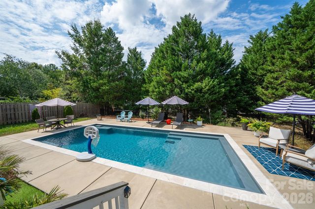 1255 Shadow Bend Drive, Tega Cay, SC 29708