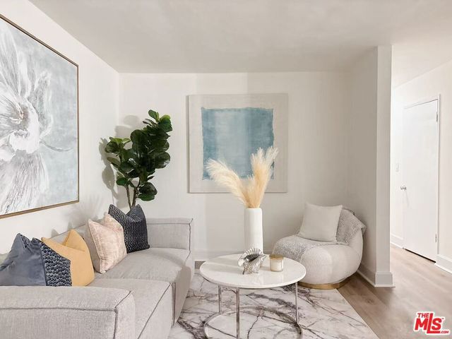 1250 W 37th Street, Los Angeles, CA 90007