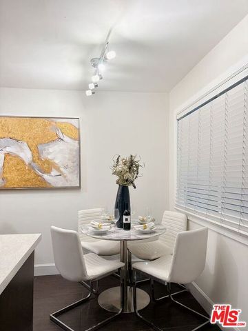 1250 W 37th Street, Los Angeles, CA 90007