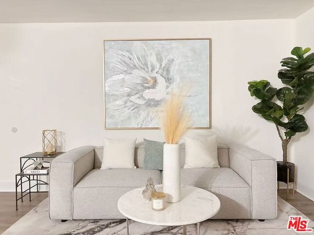 1250 W 37th Street, Los Angeles, CA 90007