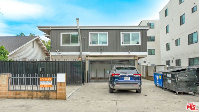 1250 W 37th Street, Los Angeles, CA 90007